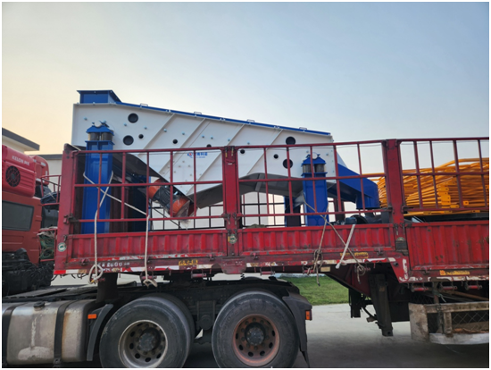 直線(xiàn)篩、方形搖擺篩發(fā)貨